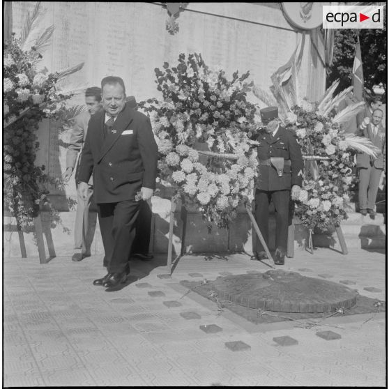 Cérémonie du 11 novembre à Alger. [Description en cours]