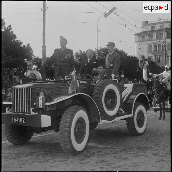 Cérémonie du 11 novembre à Alger. [Description en cours]