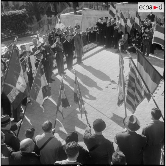 Cérémonie du 11 novembre à Alger. [Description en cours]