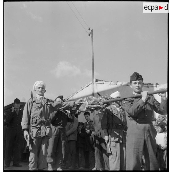 Un méchoui à Maison-Carrée. [Description en cours]