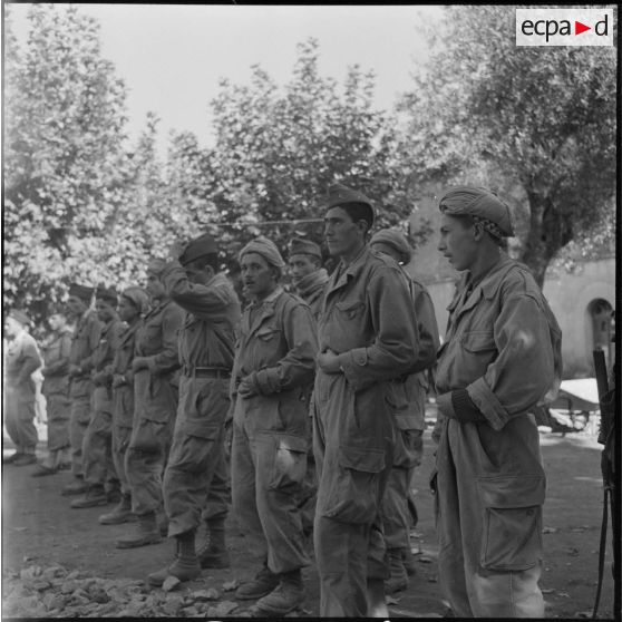 Une harka. [Description en cours]