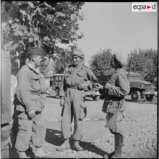 Une harka. [Description en cours]