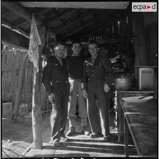 Le 65e RA au goum Bou-Alem. [Description en cours]