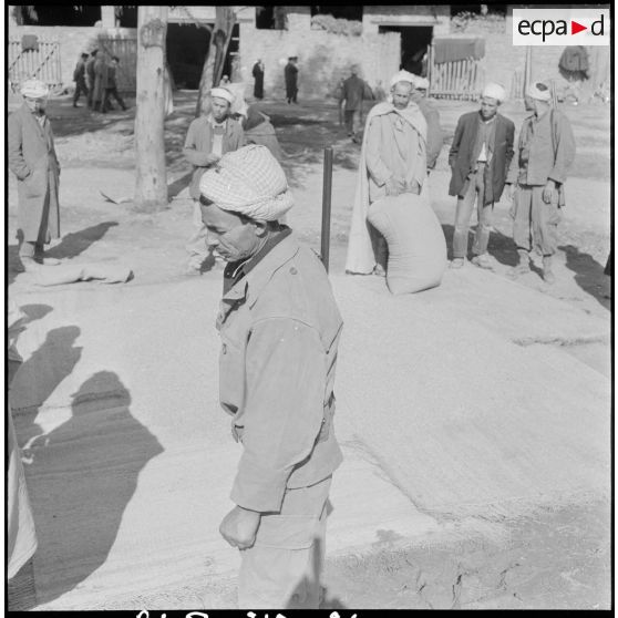 Le 65e RA au goum Bou-Alem. [Description en cours]