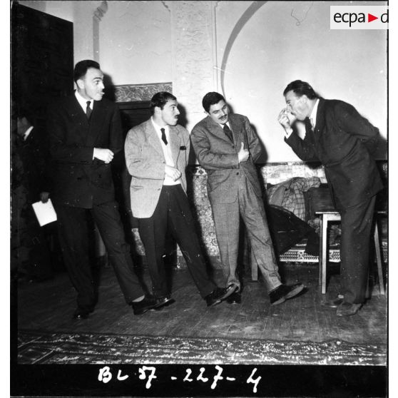 Cocktail Philips à l'hôtel Saint-Georges. [Description en cours]