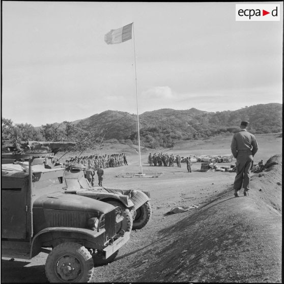 Vie quotidienne dans un poste de montagne. [Description en cours]