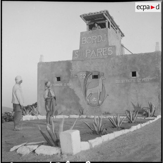 Le 22e bataillon de chasseurs alpins à Bouïra. [Description en cours]
