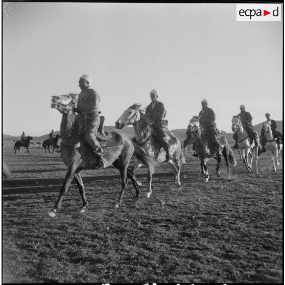 Vie quotidienne au 8e régiment d'infanterie motorisé. [Description en cours]