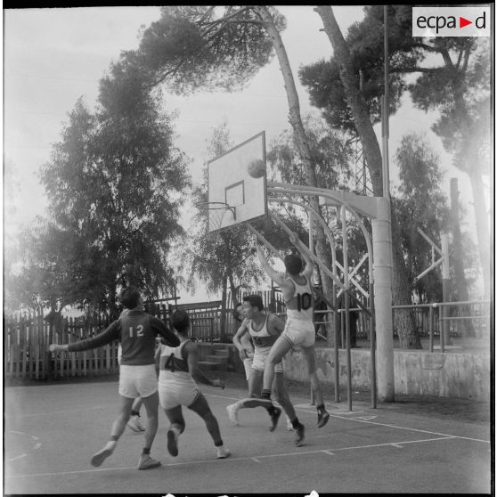 Match de basket-ball. [Description en cours]