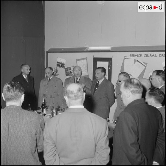 Réception dans les locaux du journal Le Bled. [Description en cours]