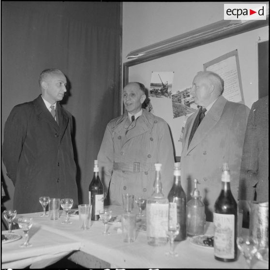 Réception dans les locaux du journal Le Bled. [Description en cours]