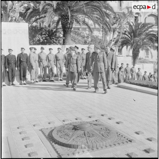 Retour à Alger des élèves moniteurs de la jeunesse algérienne. [Description en cours]