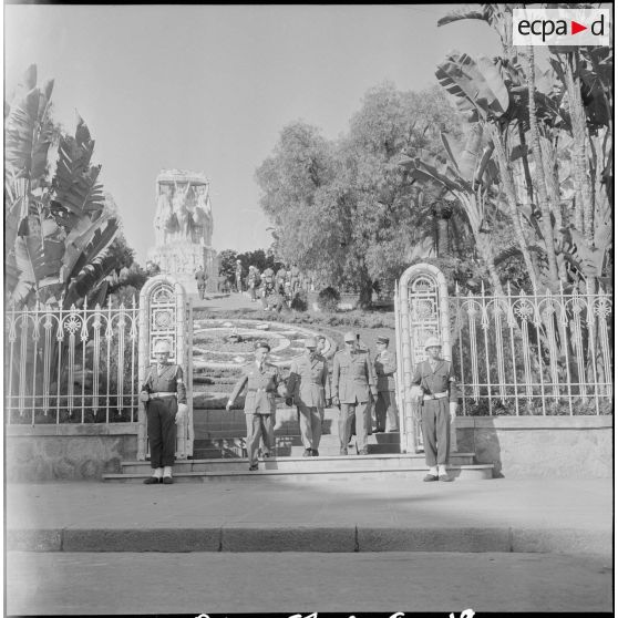 Retour à Alger des élèves moniteurs de la jeunesse algérienne. [Description en cours]