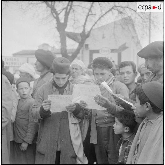 Action psychologique au marché à Bouira. [Description en cours]