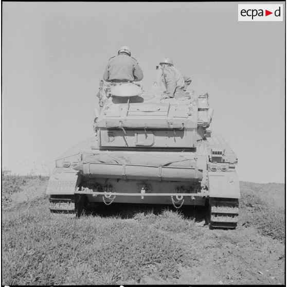 Vie quotidienne d’un régiment de blindés. [Description en cours]