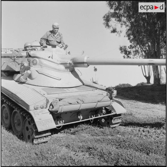 Vie quotidienne d’un régiment de blindés. [Description en cours]