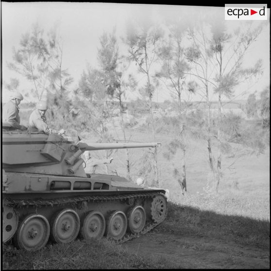 Vie quotidienne d’un régiment de blindés. [Description en cours]