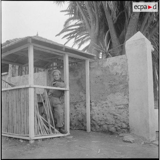 Vie quotidienne d’un régiment de blindés. [Description en cours]