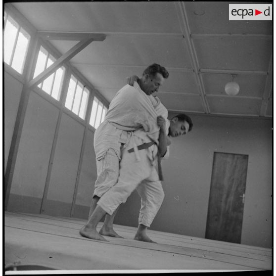 Le groupe d'hélicoptères n° 2 à Aïn-Arnat. [Description en cours]