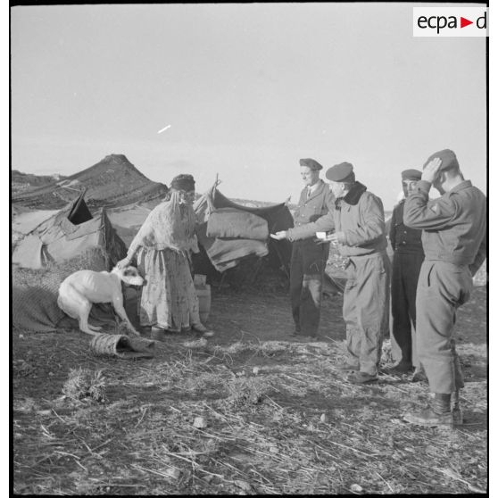 Le groupe d'hélicoptères n° 2 à Aïn-Arnat. [Description en cours]