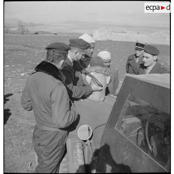 Le groupe d'hélicoptères n° 2 à Aïn-Arnat. [Description en cours]