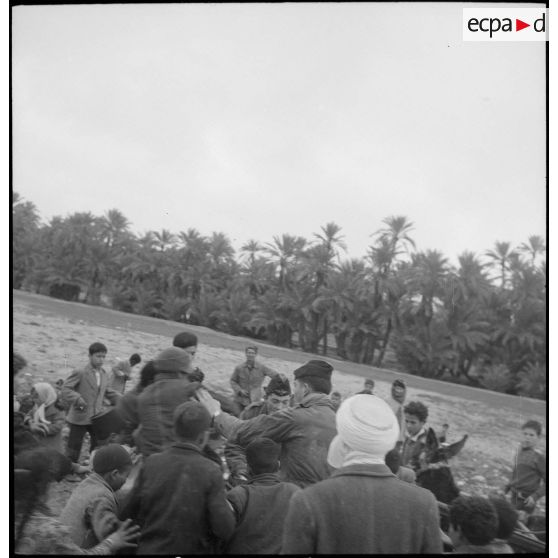 Le 4e REI à Zeribet-el-Oued. [Description en cours]