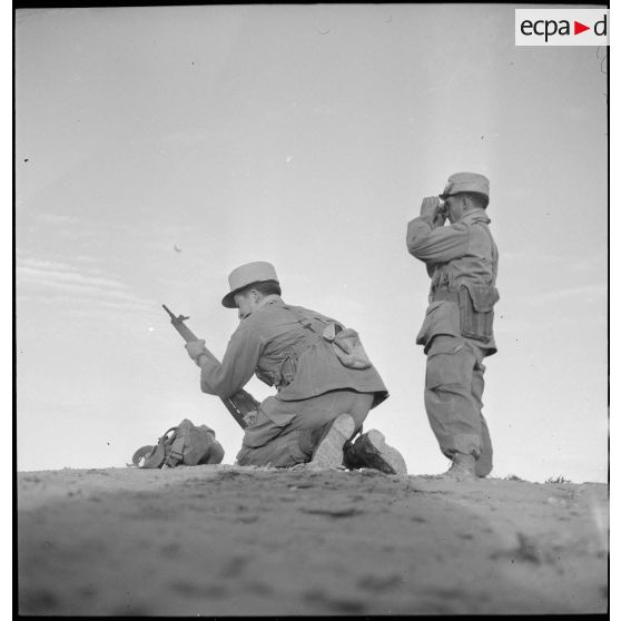 Le 4e REI à Zeribet-el-Oued. [Description en cours]