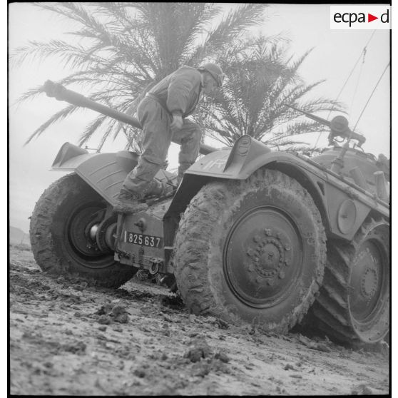 Le 4e REI à Zeribet-el-Oued. [Description en cours]