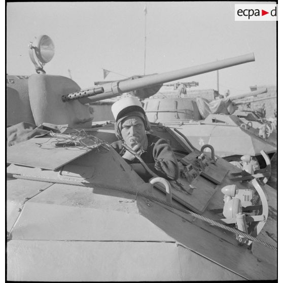 Le 4e REI à Zeribet-el-Oued. [Description en cours]