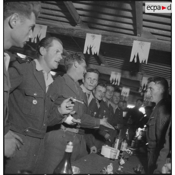 Le 4e REI à Zeribet-el-Oued. [Description en cours]