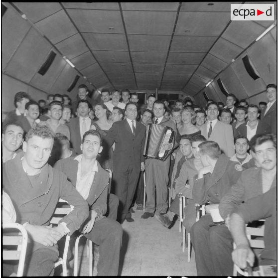 Spectacle récréatif en l'honneur des militaires blessés ou malades. [Description en cours]