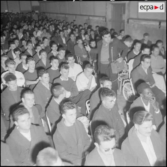 Spectacle récréatif en l'honneur des militaires blessés ou malades. [Description en cours]