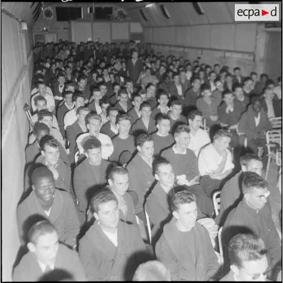 Spectacle récréatif en l'honneur des militaires blessés ou malades. [Description en cours]