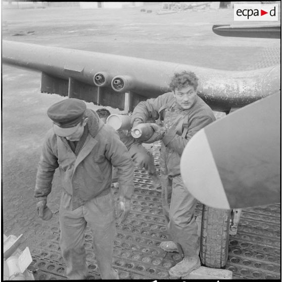 La 15e flottille de l'Aéronavale sur la base aérienne opérationnelle de Télergma (BAO) 211. [Description en cours]