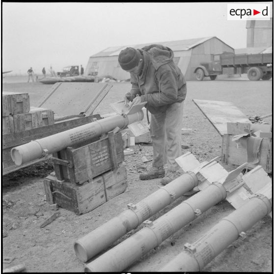 La 15e flottille de l'Aéronavale sur la base aérienne opérationnelle de Télergma (BAO) 211. [Description en cours]