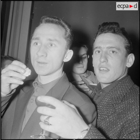 Arrivée des joueurs du stade Rennais à Alger. [Description en cours]