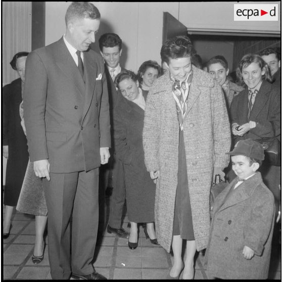 La troupe théâtrale du CRAD (Centre régional d'Art dramatique) d'Alger. [Description en cours]