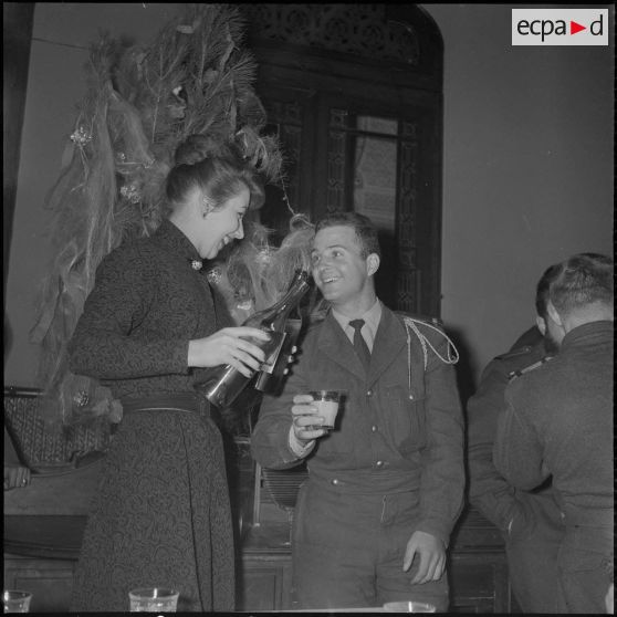 Un cocktail. [Description en cours]