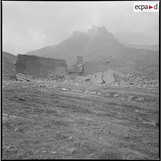 Le 2/3e REI à Tissemiran. [Description en cours]