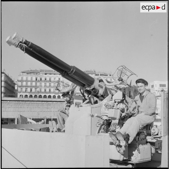 Le Berbère et son équipage. [Description en cours]