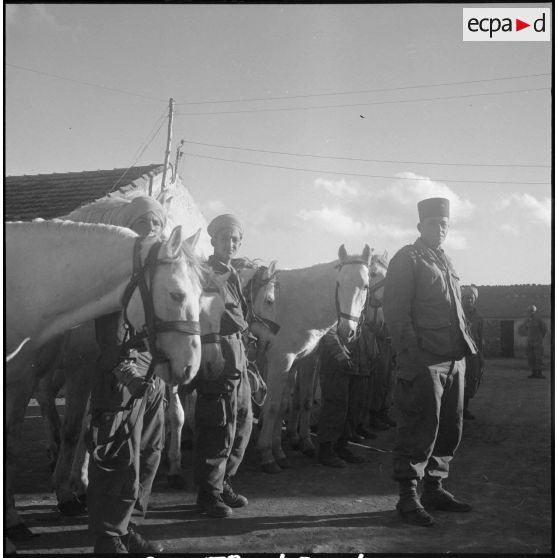 Vie quotidienne militaire. [Description en cours]