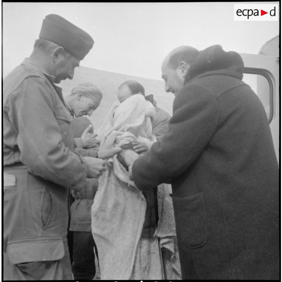 Vie quotidienne militaire. [Description en cours]