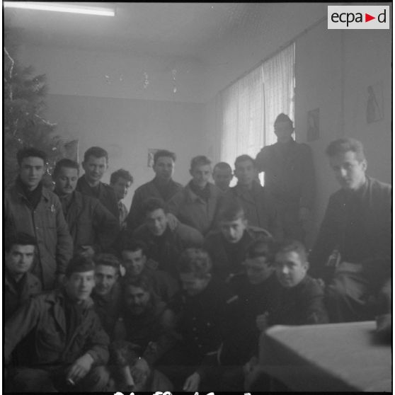 Une base d'hélicoptères. [Description en cours]