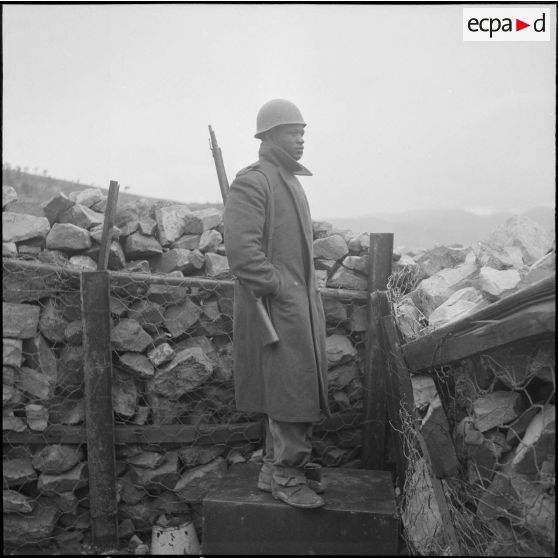 Le 2/11e RIC à Adekar. [Description en cours]