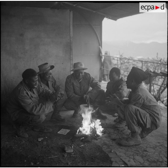 Le 2/11e RIC à Adekar. [Description en cours]