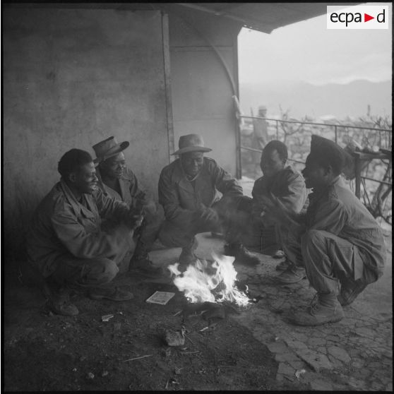 Le 2/11e RIC à Adekar. [Description en cours]