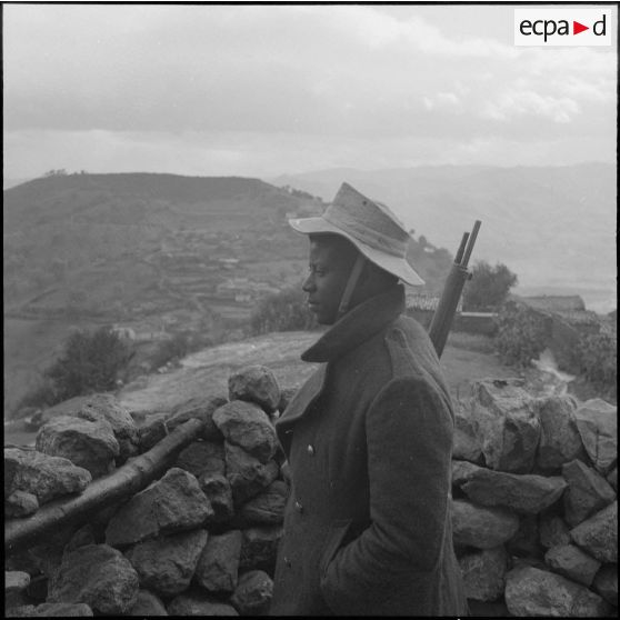 Le 2/11e RIC à Adekar. [Description en cours]