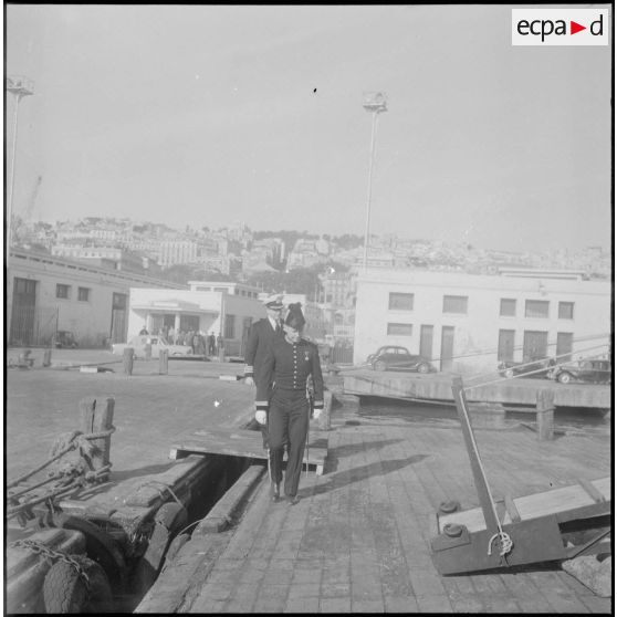 Arrivée du navire Le Sheffield. [Description en cours]