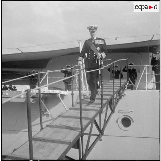 Arrivée du navire Le Sheffield. [Description en cours]