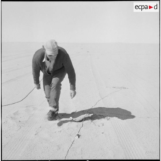 Les pétroliers du Tanezrouft. [Description en cours]